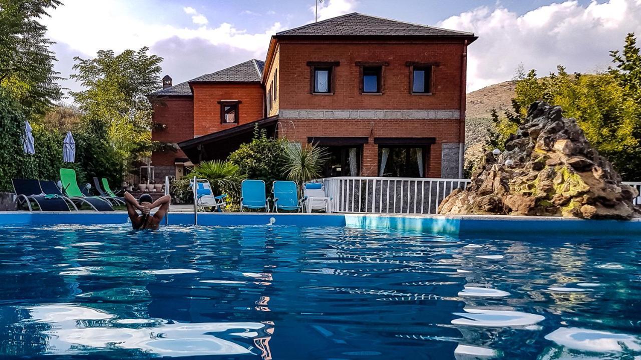 Hotel Rural Don Burguillo El Tiemblo Exteriör bild